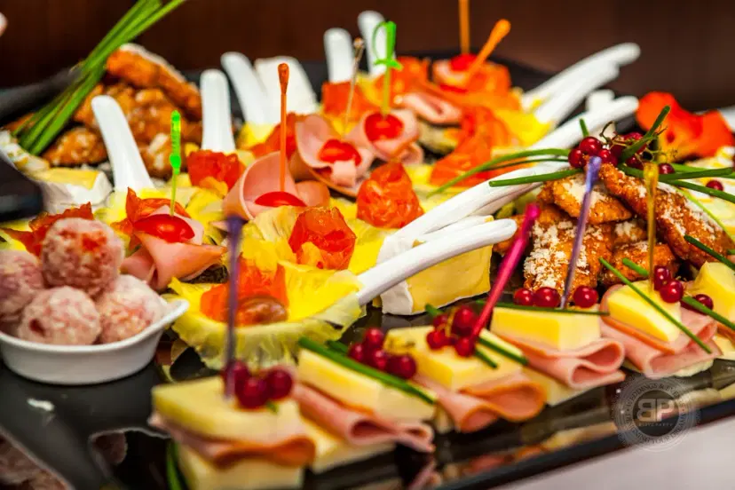 https://honeypot0.s3.amazonaws.com/1705265123533-gallery-hotel-restaurant-cubix%20%282%29.webp