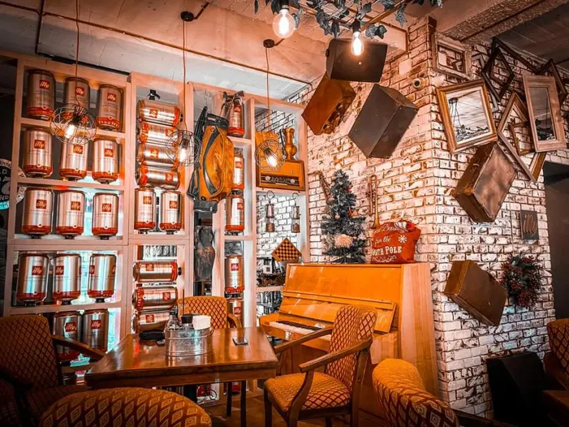 https://honeypot0.s3.amazonaws.com/1706695586734-gallery-WENGE%20BISTRO%20%283%29.webp