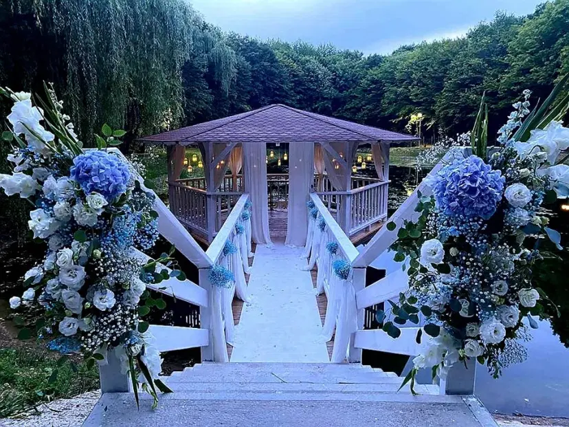 https://honeypot0.s3.amazonaws.com/1706705908817-gallery-FOREST%20EVENTS%20CUCORANI%20%281%29.webp