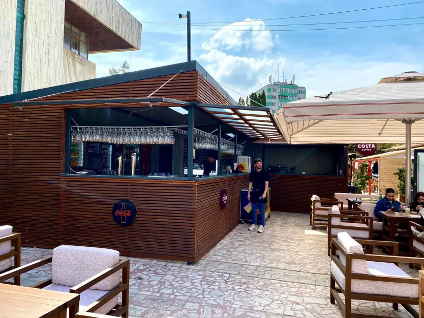 https://honeypot0.s3.amazonaws.com/1706784332266-gallery-Kafeteque%20Bistro%20%20%287%29.webp