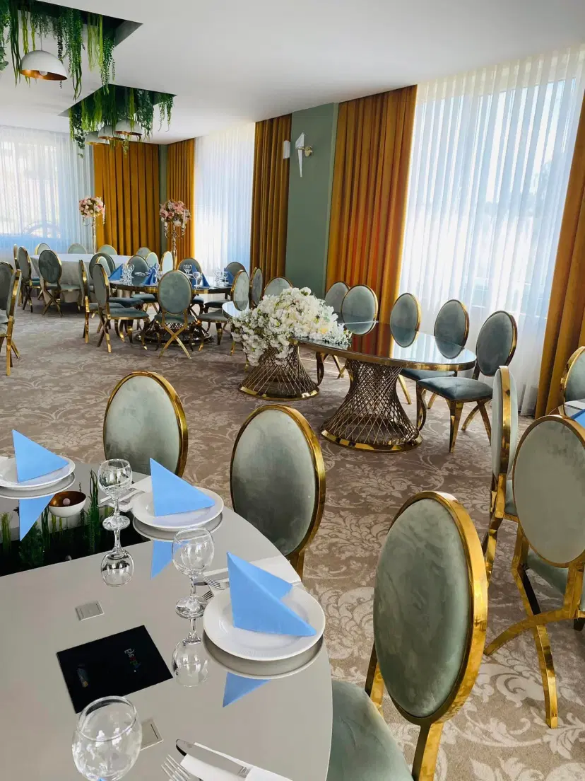 https://honeypot0.s3.amazonaws.com/gallery/1711120147923-gallery-Axe%20Restaurant%20%20%286%29.webp