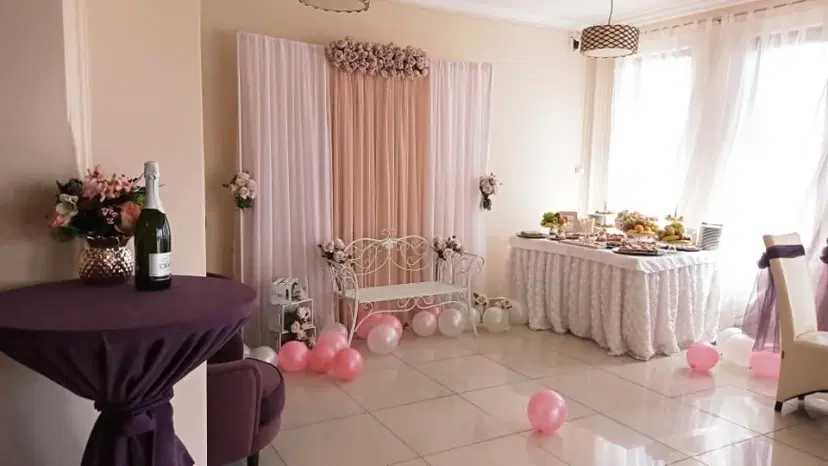 https://honeypot0.s3.amazonaws.com/gallery/1711449828703-gallery-Salon%20Majestic%20%282%29.webp