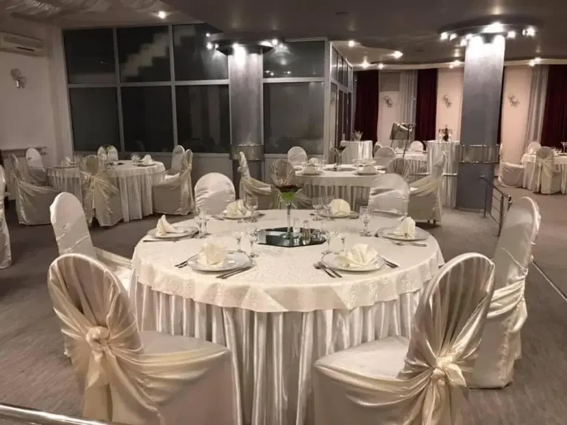https://honeypot0.s3.amazonaws.com/gallery/1711723591561-gallery-Restaurant%20Regat%20%282%29.webp