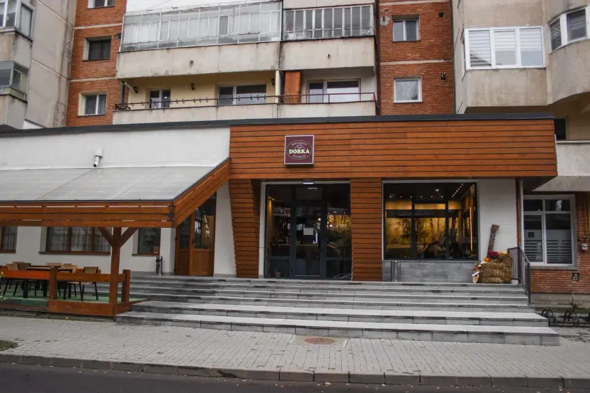 https://honeypot0.s3.amazonaws.com/gallery/1713954828513-gallery-Restaurant%20Dorka%20%282%29.webp