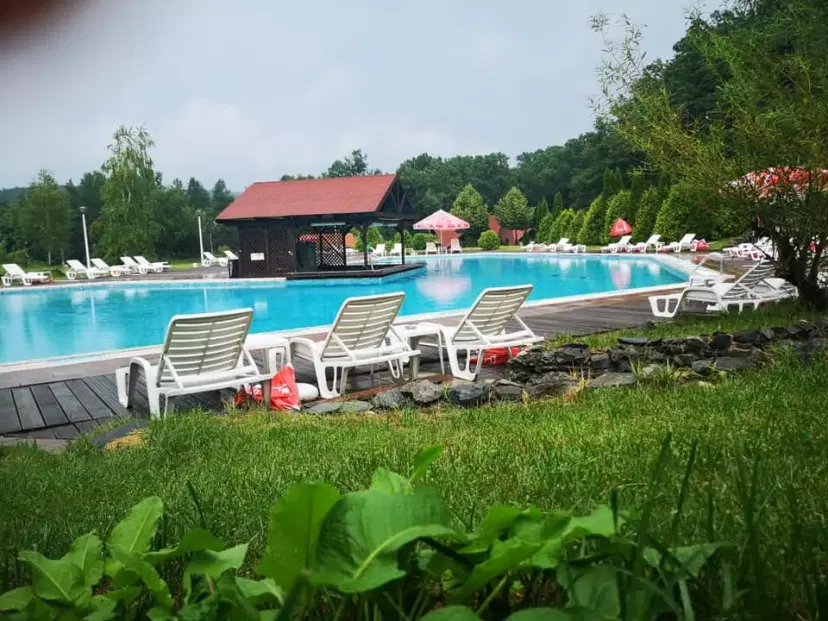 https://honeypot0.s3.amazonaws.com/gallery/1715093593635-gallery-Hotel%20Sara%20%286%29.webp
