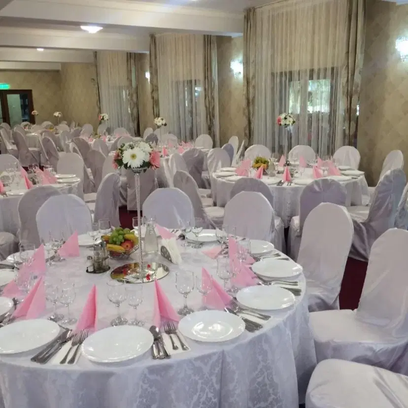 https://honeypot0.s3.amazonaws.com/gallery/1716396788978-gallery-Restaurant%20Amicu%20%285%29.webp