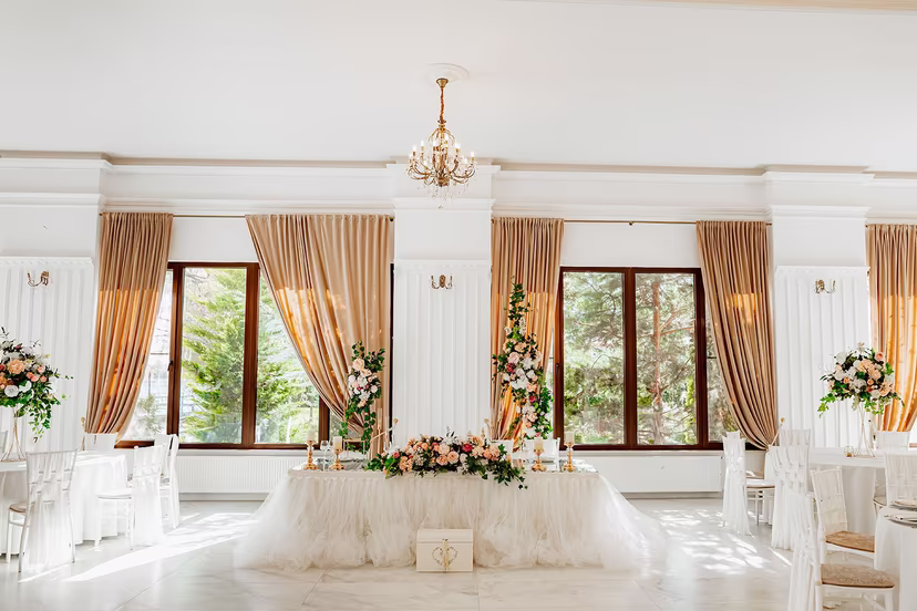 https://honeypot0.s3.amazonaws.com/gallery/1732798214338-gallery-Luxury-2.jpg