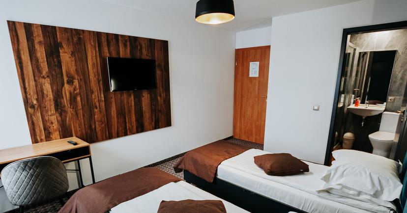 https://honeypot0.s3.amazonaws.com/gallery/1738664502442-gallery-Hotel%20Bliss%20%285%29.jpg