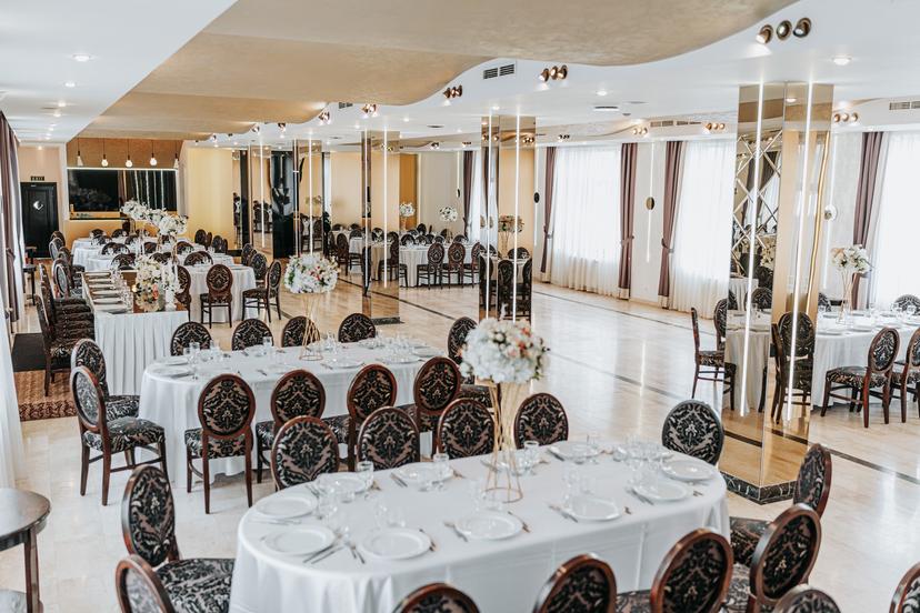 https://honeypot0.s3.amazonaws.com/gallery/1738664503394-gallery-Hotel%20Bliss%20%2811%29.jpg