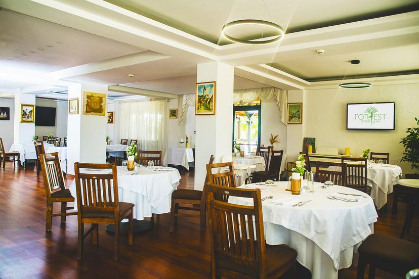 https://honeypot0.s3.amazonaws.com/gallery/1739969303098-gallery-Restaurant-ForestSpa.ro-5.jpg