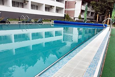 https://honeypot0.s3.amazonaws.com/gallery/1740142637503-gallery-piscina_exterior.jpg