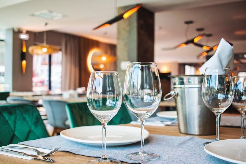 https://honeypot0.s3.amazonaws.com/gallery/1740149228390-gallery-hotelul-domnitei-restaurant-13.jpg