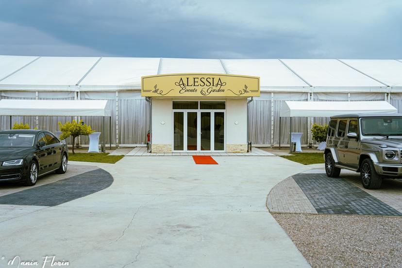 https://honeypot0.s3.amazonaws.com/gallery/1740494256962-gallery-Alessia%20Events%20%283%29.jpg