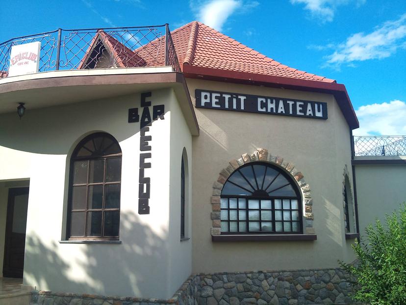https://honeypot0.s3.amazonaws.com/gallery/1740505300144-gallery-Petit%20Chateau%20%20%288%29.jpg