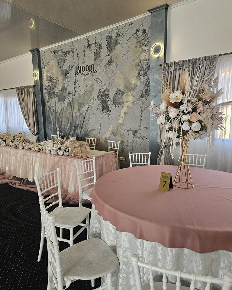 https://honeypot0.s3.amazonaws.com/gallery/1740507749487-gallery-Bloom%20Events%20%289%29.jpg