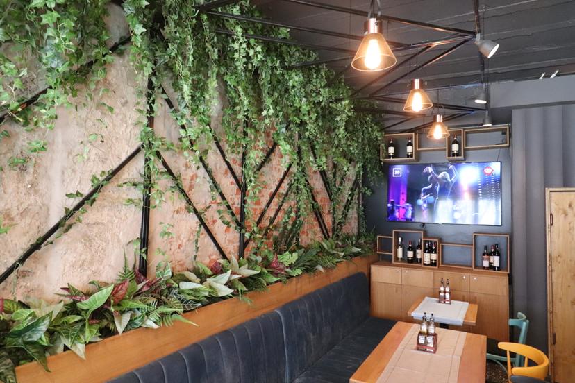 https://honeypot0.s3.amazonaws.com/gallery/1740660586501-gallery-Bistro%20Callatis%20%287%29.jpg