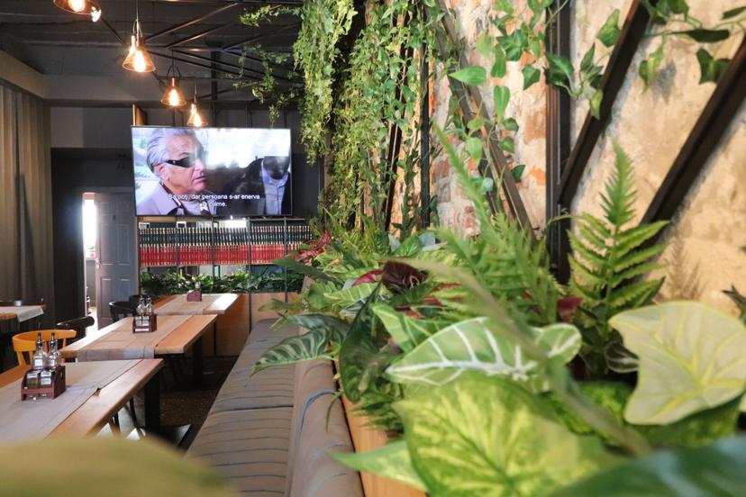 https://honeypot0.s3.amazonaws.com/gallery/1740660586571-gallery-Bistro%20Callatis%20%289%29.jpg