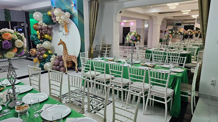 https://honeypot0.s3.amazonaws.com/gallery/1740662098816-gallery-Restaurant%20Moldova%20%286%29.jpg