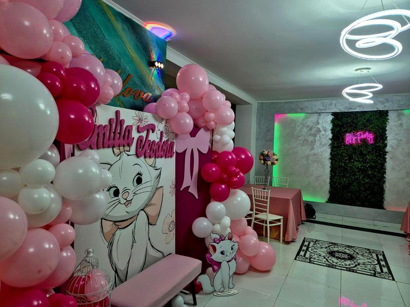 https://honeypot0.s3.amazonaws.com/gallery/1740662099515-gallery-Restaurant%20Moldova%20%288%29.jpg