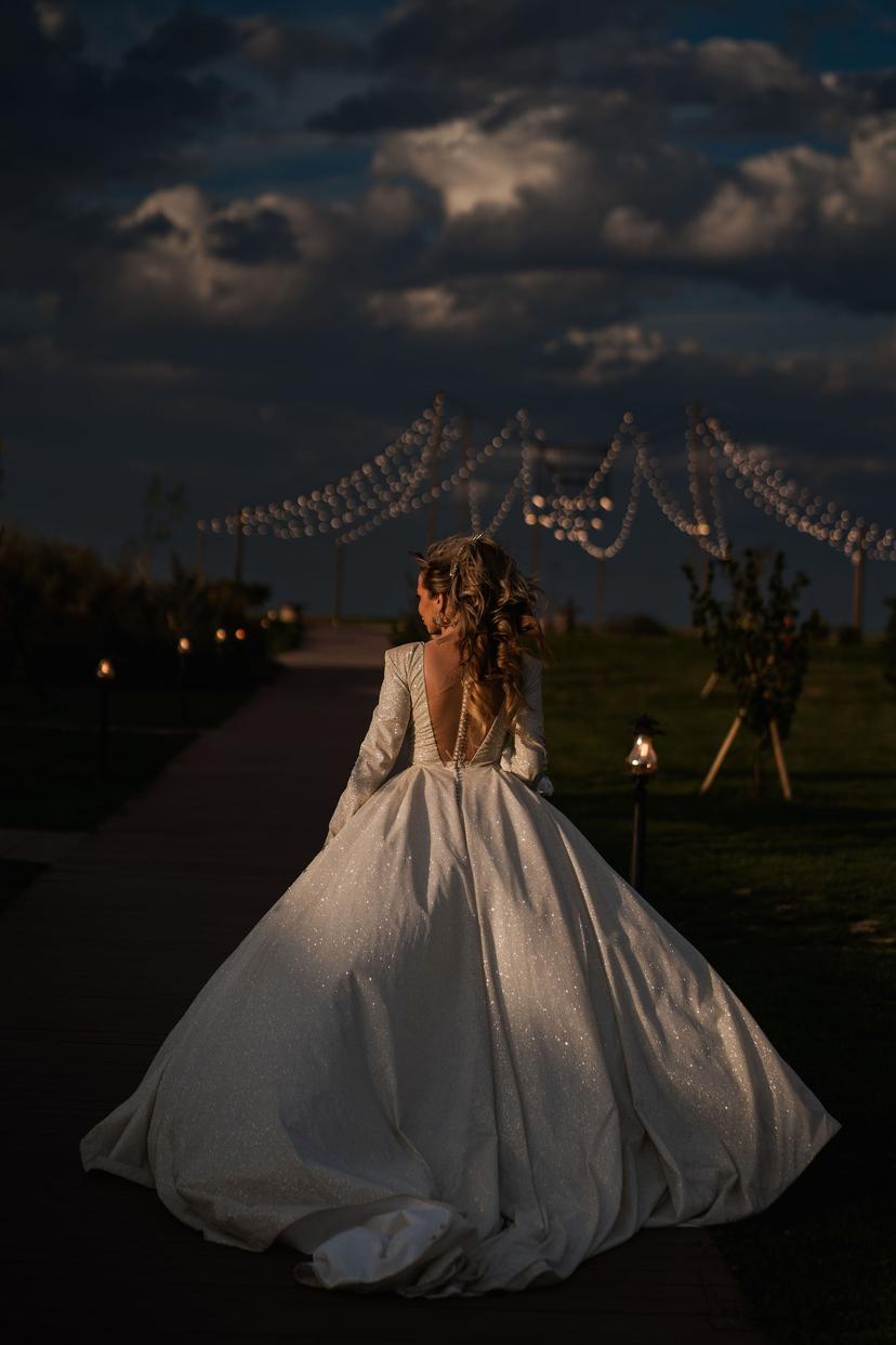 https://honeypot0.s3.amazonaws.com/gallery/1742595805227-gallery-Carmen-si-Silviu-1099.jpg