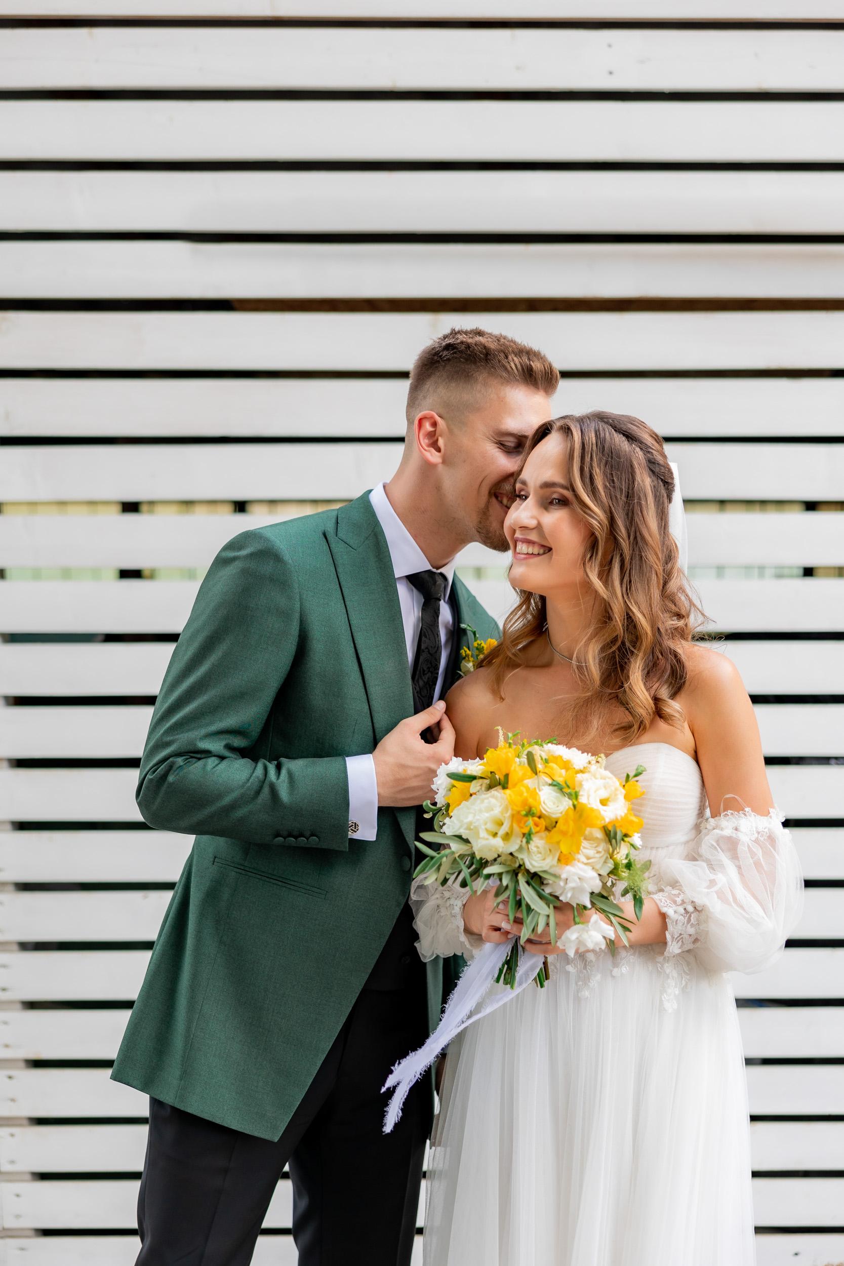 Frame of Wedding Dan Chis