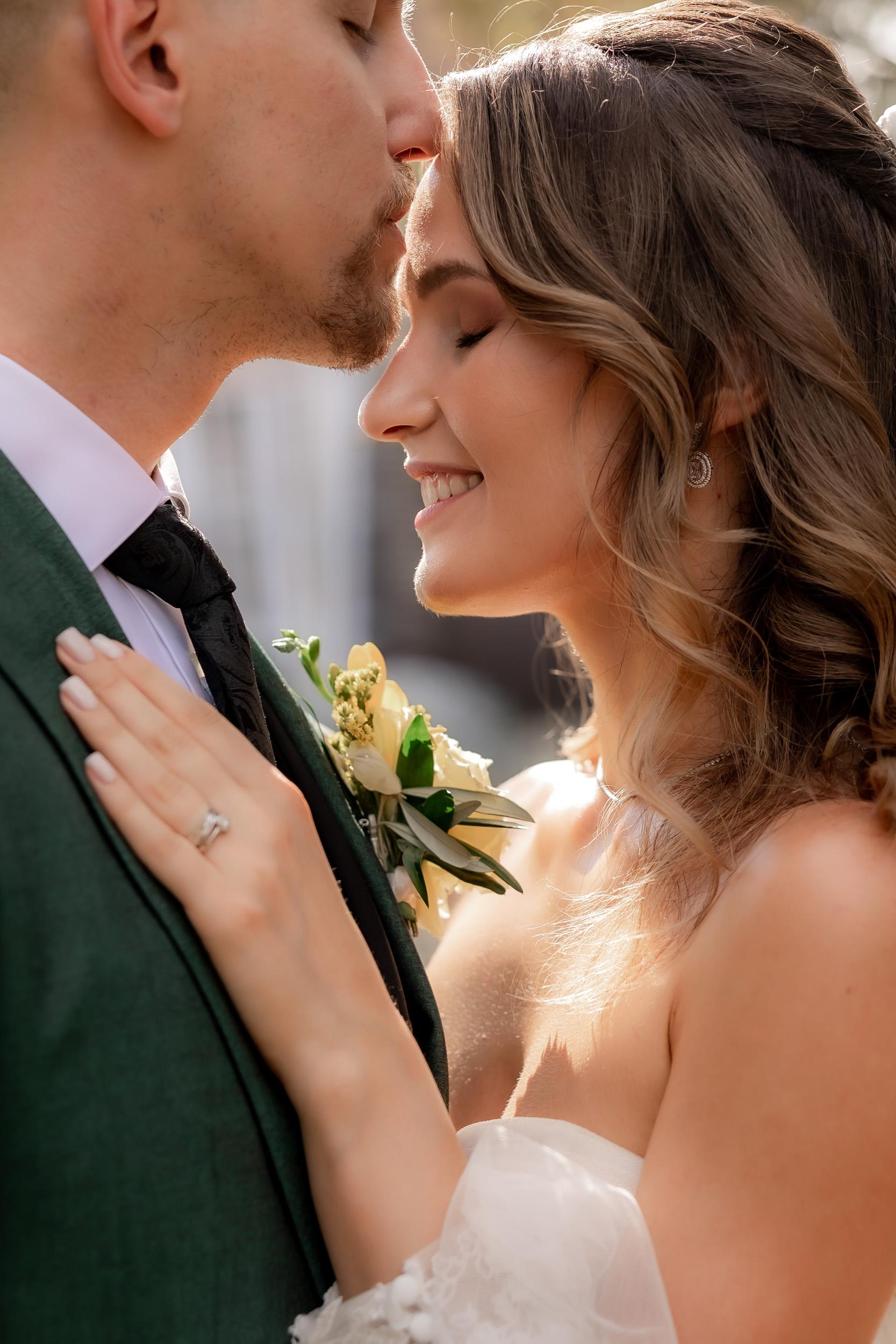 Frame of Wedding Dan Chis