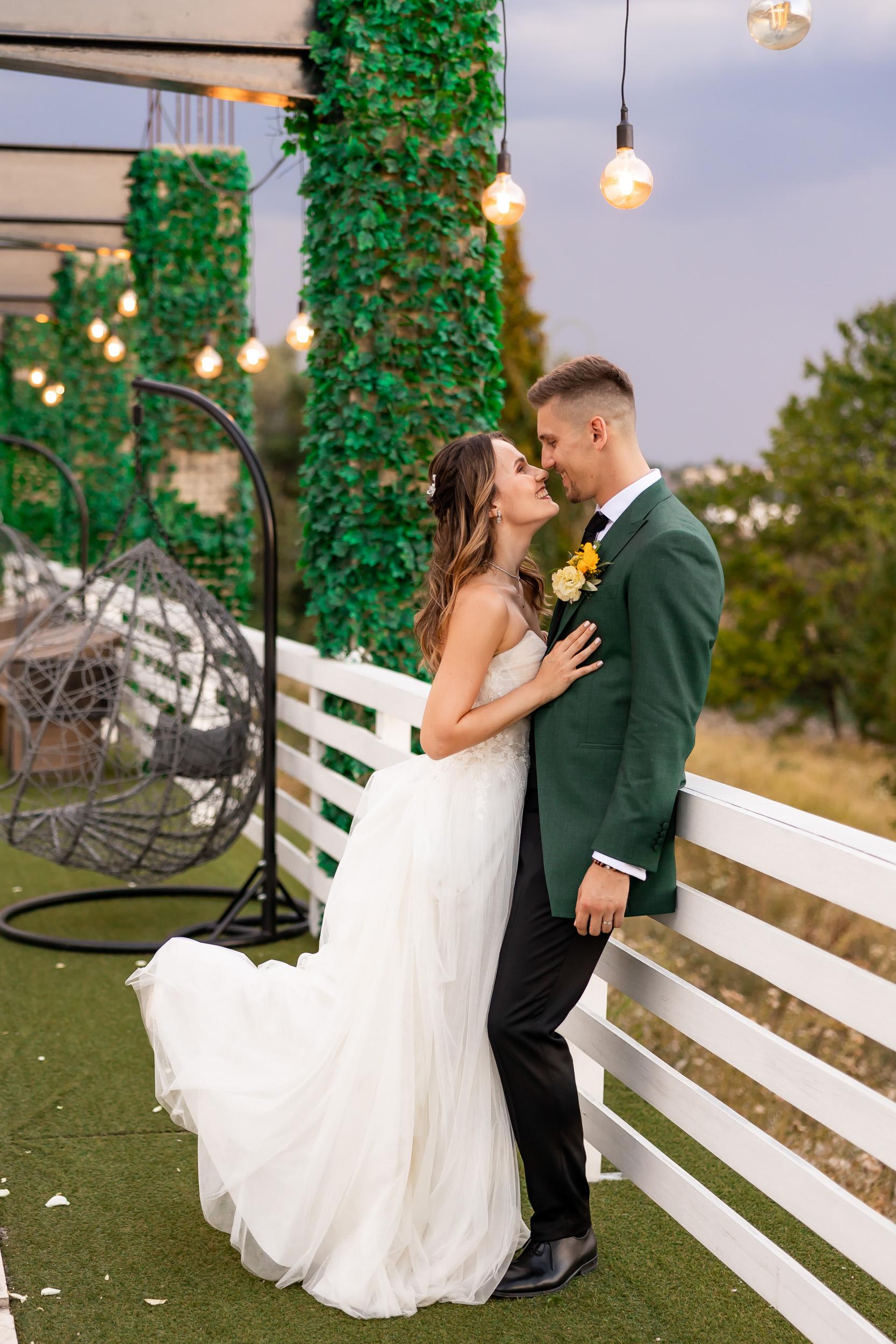 Frame of Wedding Dan Chis