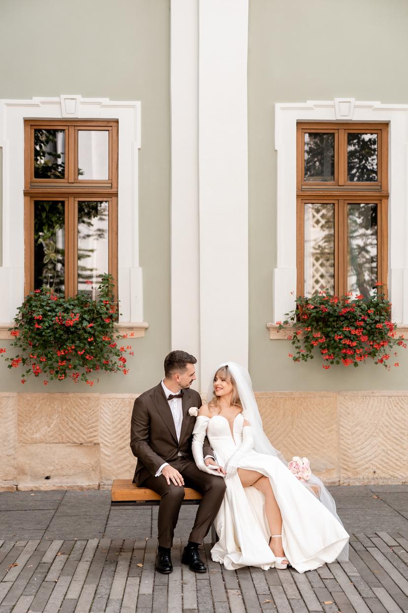 https://honeypot0.s3.amazonaws.com/gallery/1742905406005-gallery-IONUT%20SI%20LIANA-364.JPG