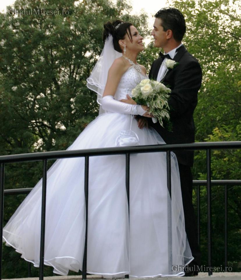 https://honeypot0.s3.amazonaws.com/gallery/1743422721983-gallery-nunti.jpg
