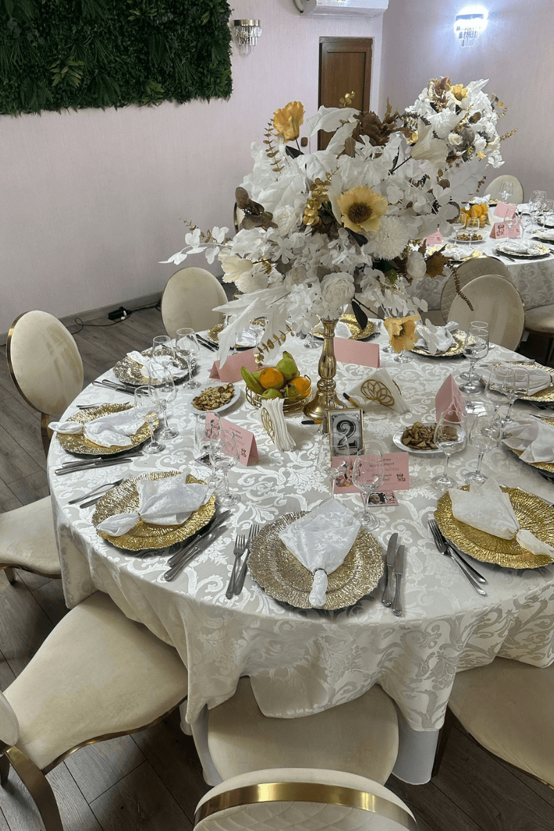 https://honeypot0.s3.amazonaws.com/gallery/1747215870239-gallery-Restaurant%20Floreal%20%283%29.png