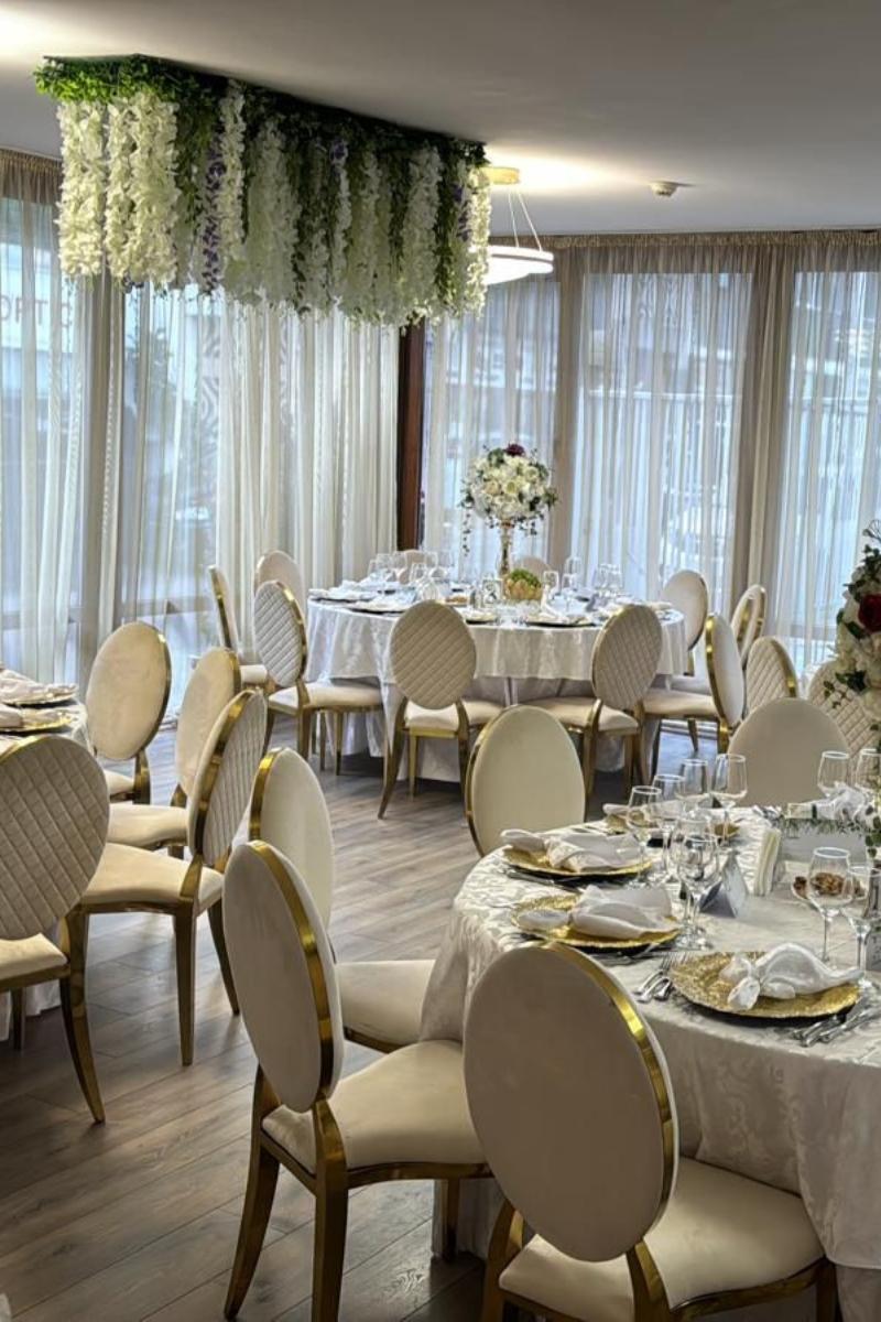 https://honeypot0.s3.amazonaws.com/gallery/1747215871319-gallery-Restaurant%20Floreal%20%288%29.jpg