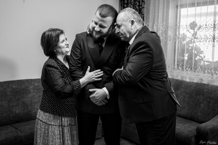 https://honeypot0.s3.amazonaws.com/gallery/1749591950806-gallery-FotoPirvulescu+%2829%29.jpg